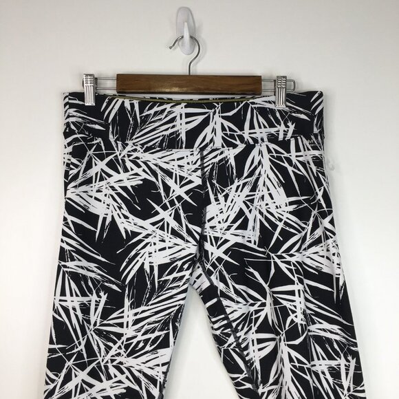 Calvin Klein Performance Black and White Capri Leggings Size XL - Picture 2 of 12